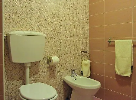 Nocleg ze śniadaniem Ingiropernapoli 2*