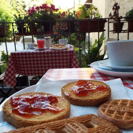 Couette-café Ingiropernapoli 2*