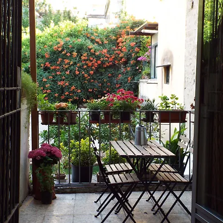 Bed and breakfast Ingiropernapoli 2*