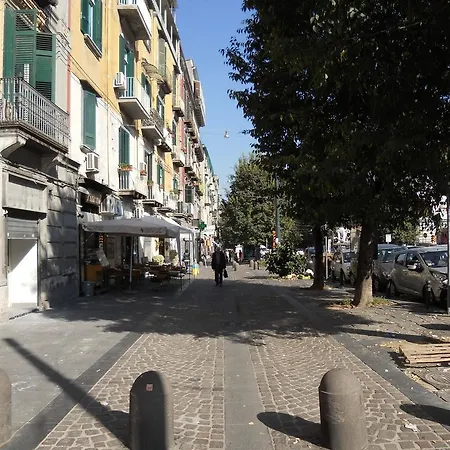 Ingiropernapoli Bed & Breakfast 2*